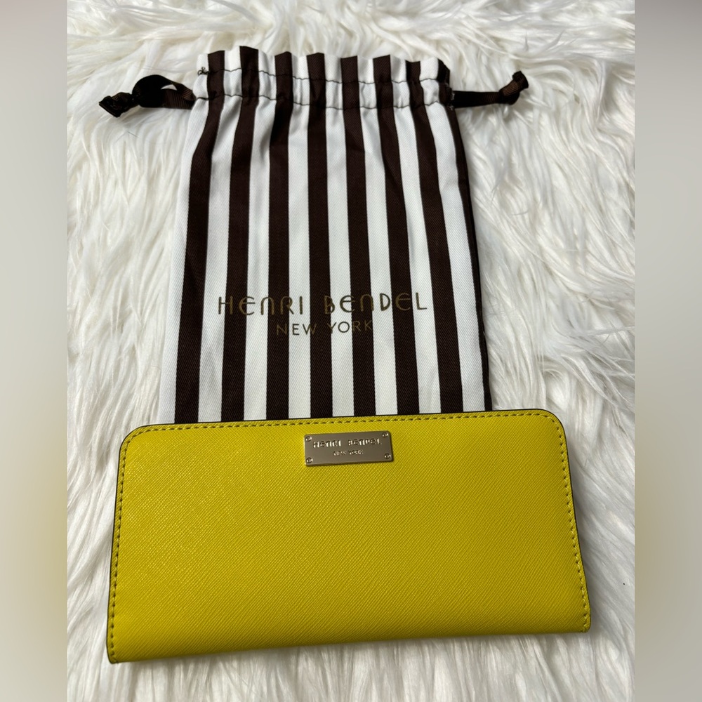 NWT Henri Bendel New York West 57th Single Snap Wallet Medium Yellow Leather